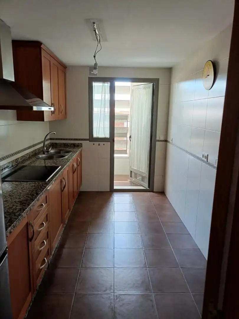 Flat for sale in Calle Héroes de Chernóbil, 1, Ollerías - San Cayetano Kitchen of Flat for sale in Córdoba with Air Conditioner, Heating and Swimming Pool