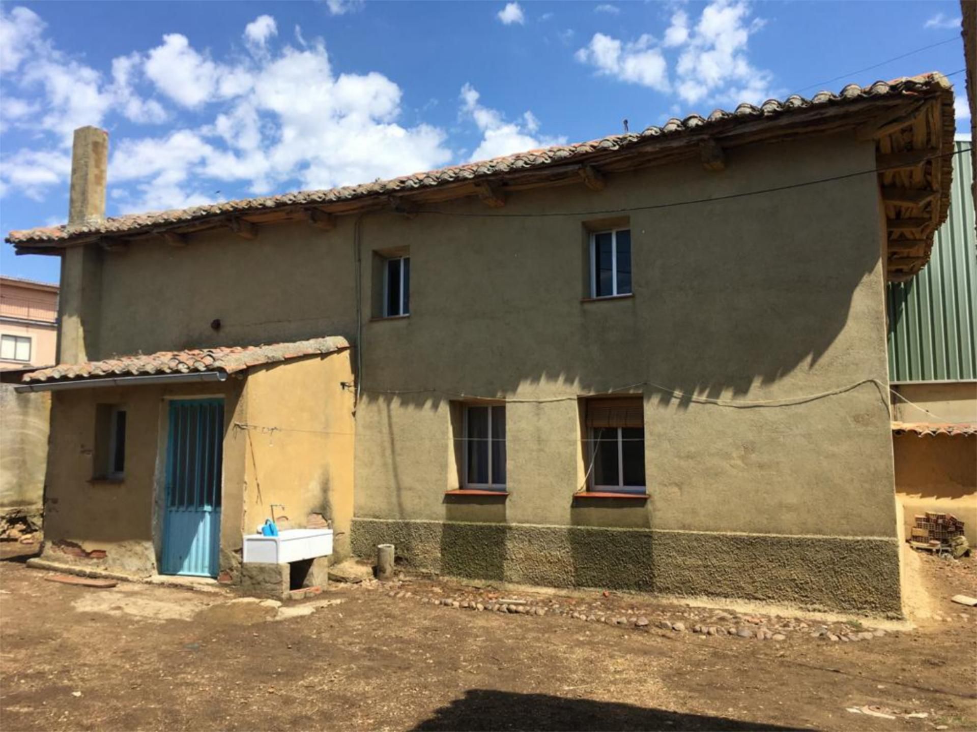 Außenansicht von Country house zum verkauf in Villamol mit Abstellraum und Möbliert