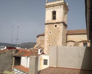 Vista exterior de Casa adosada en venda en Vallada amb Terrassa i Balcó