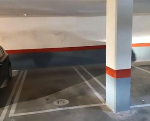 Parking of Garage to rent in Salt