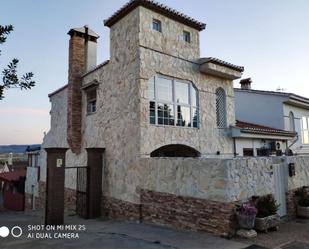 Vista exterior de Casa adosada en venda en Padul amb Terrassa i Balcó
