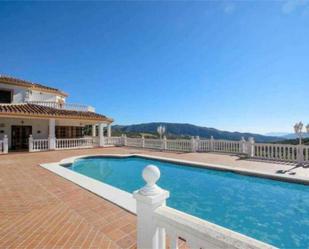 Piscina de Casa adosada en venda en Casarabonela amb Terrassa i Piscina