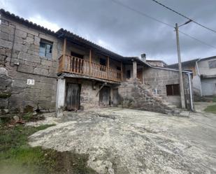 Vista exterior de Finca rústica en venda en Coles amb Balcó