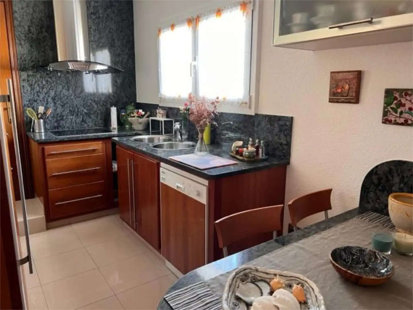 Küche von Wohnung zum Verkauf in L'Escala mit Klimaanlage, Heizung und Privatgarten
