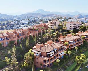 Vista exterior de Pis en venda en Estepona amb Aire condicionat i Terrassa