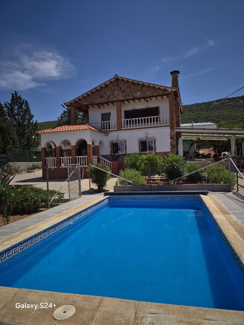 Swimming pool of House or chalet for sale in Puerto Lápice  with Air Conditioner, Terrace and Swimming Pool