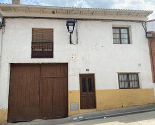 Exterior view of Single-family semi-detached for sale in Castronuño  with Terrace