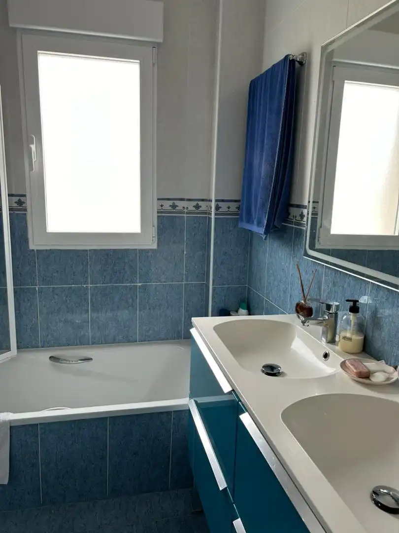 Bany de Casa o xalet en venda en La Manga del Mar Menor amb Aire condicionat, Calefacció i Jardí privat