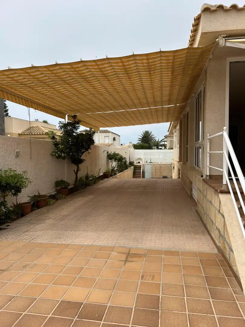 Terrassa de Casa o xalet en venda en La Manga del Mar Menor amb Aire condicionat, Calefacció i Jardí privat