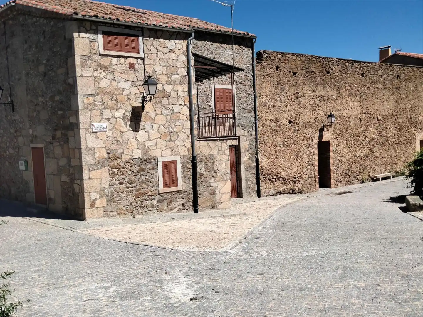 Casa adosada en venta en Calle Convento, 5, Aldeanueva de Santa Cruz Vista exterior de Casa adosada en venta en Aldeanueva de Santa Cruz