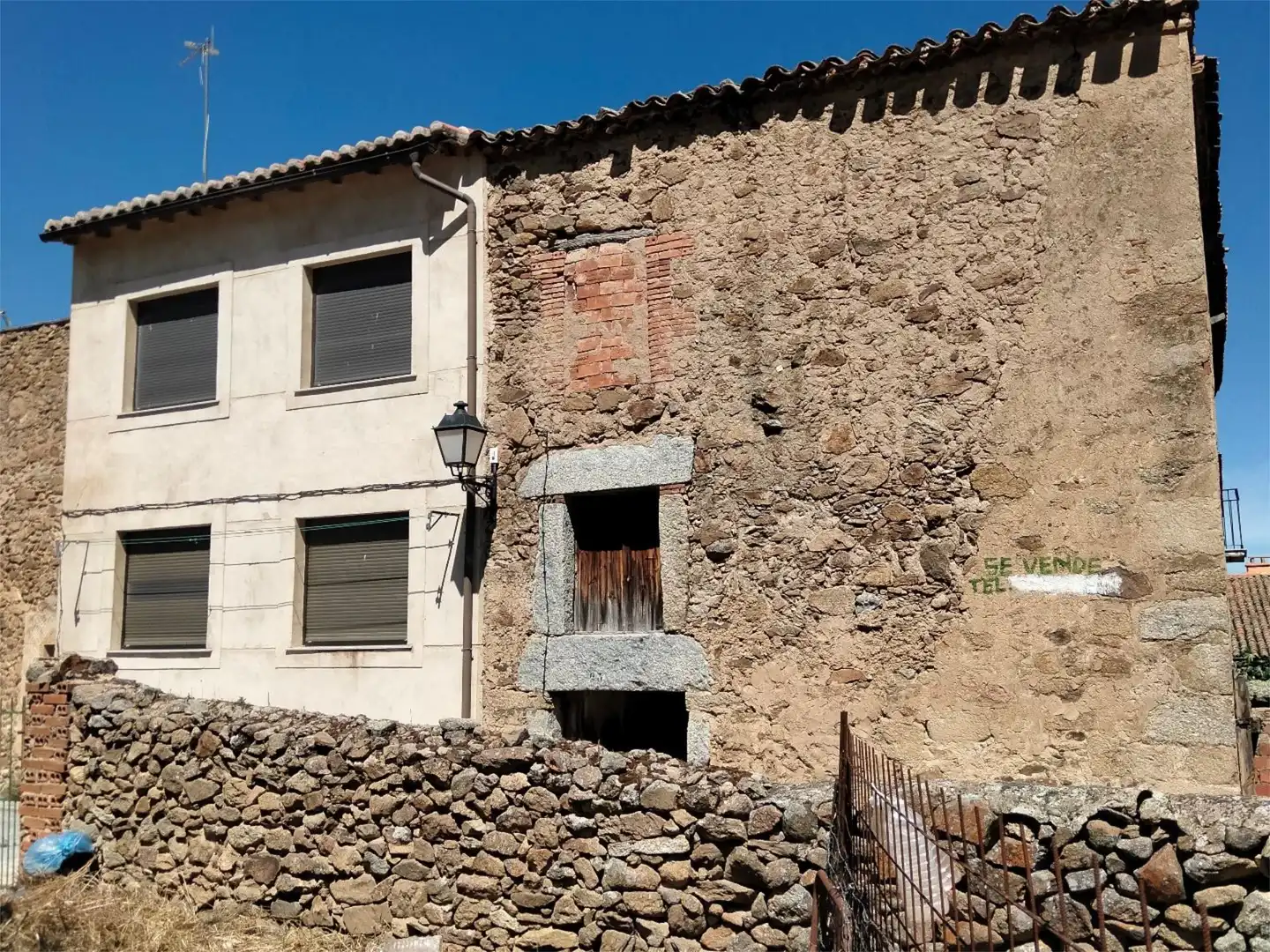 Casa adosada en venta en Calle Convento, 5, Aldeanueva de Santa Cruz Vista exterior de Casa adosada en venta en Aldeanueva de Santa Cruz