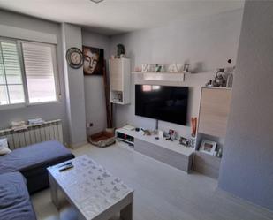 Living room of Flat for sale in Valdetorres de Jarama  with Air Conditioner, Terrace and Swimming Pool