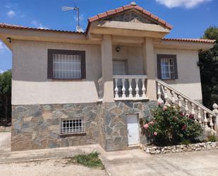 Vista exterior de Casa o xalet en venda en Pezuela de las Torres amb Terrassa i Piscina