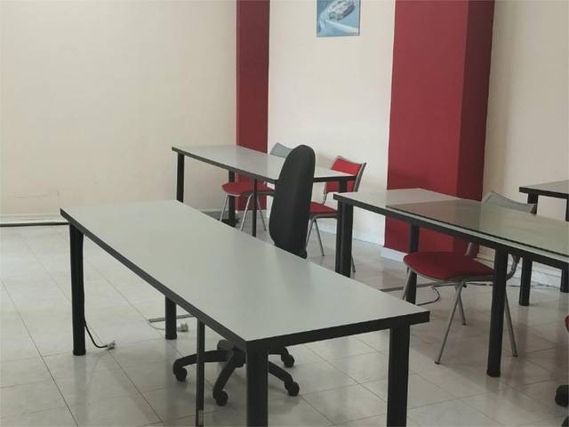 Local comercial en Alquiler en Rúa Flor de Malva, 39 en A Piriganlla - Albeiros - Garabolos