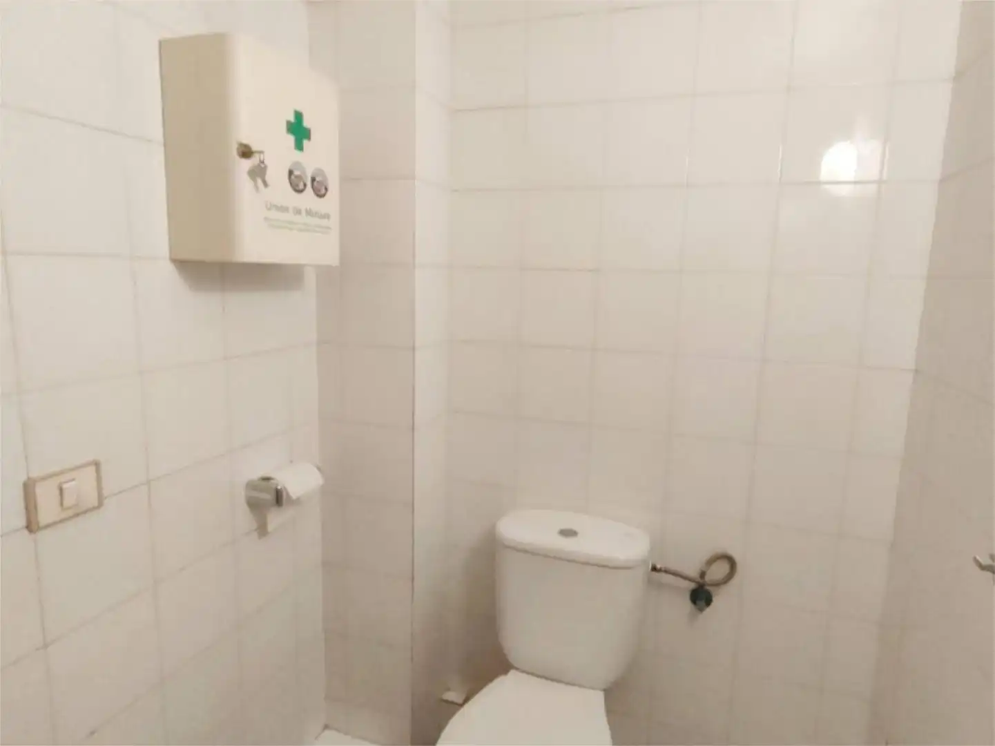 Local de lloguer a Avinguda Riu Ebre, 7, El Pilar Bany de Local de lloguer en Vila-real amb Aire condicionat