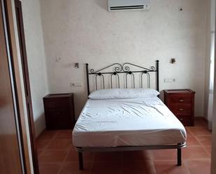 Dormitori de Apartament de lloguer en Siles amb Aire condicionat
