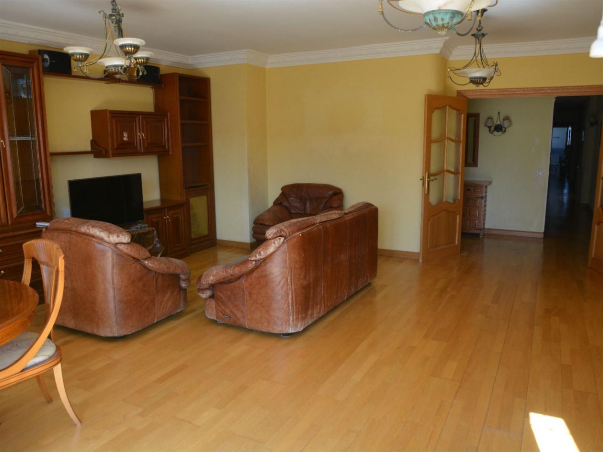 Living room of Flat to rent in  Albacete Capital  with Air Conditioner, Heating and Parquet flooring