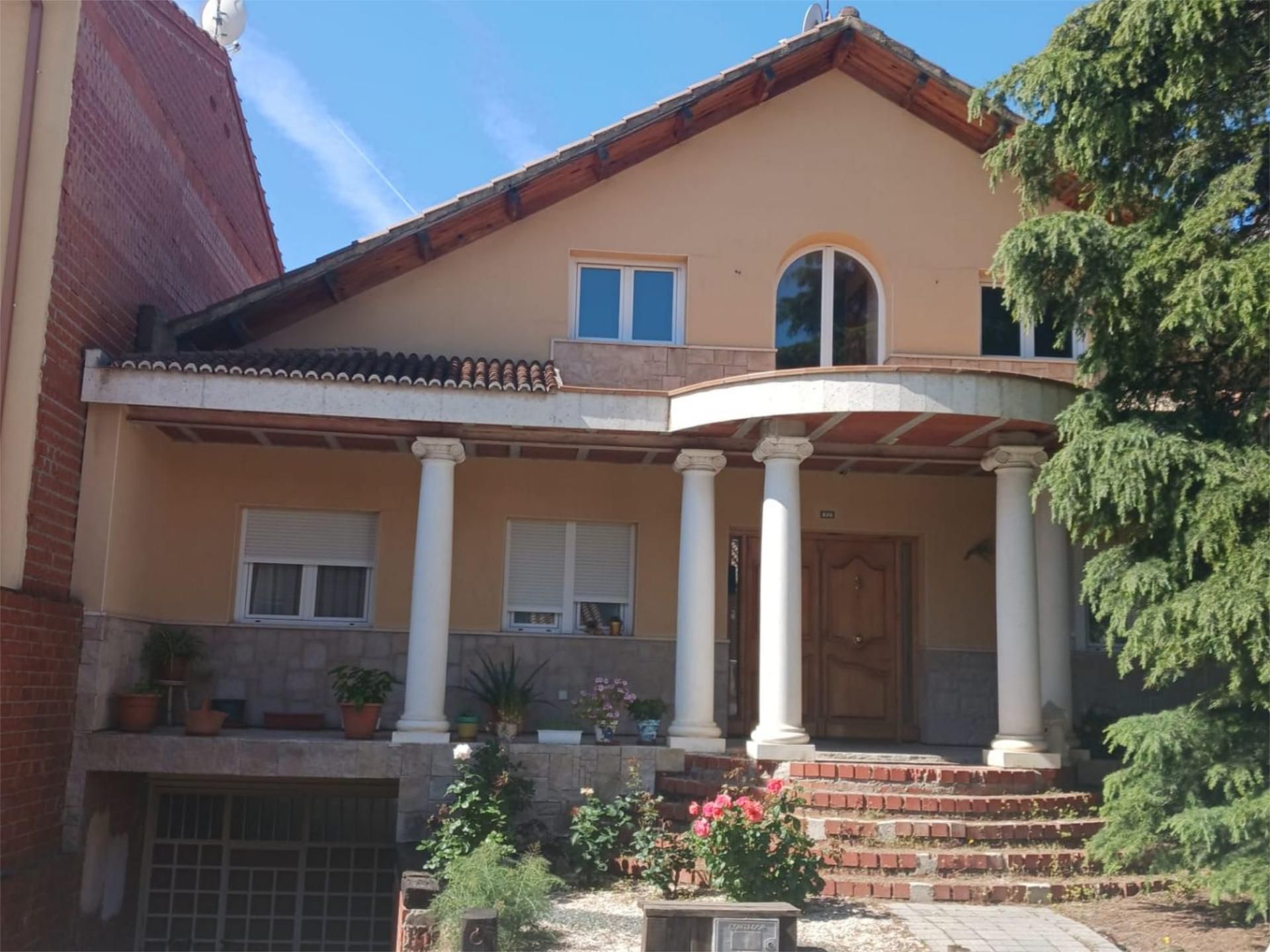 Vista exterior de Casa o xalet en venda en Alameda de la Sagra amb Balcó
