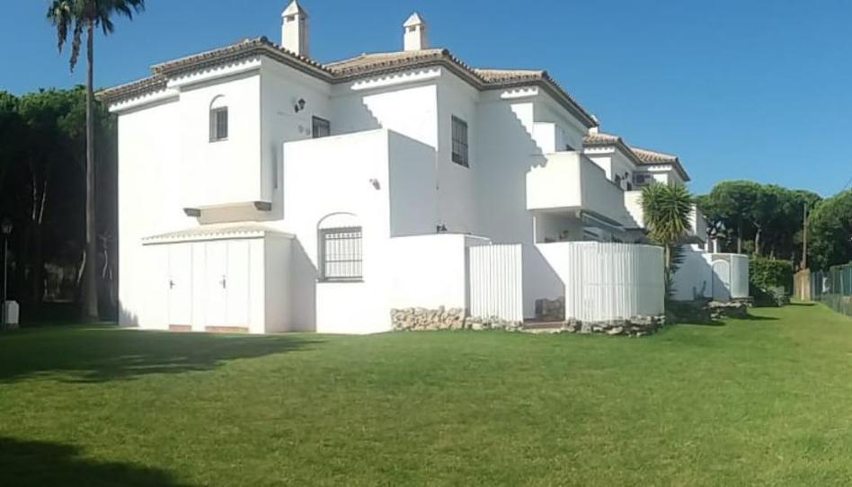 Apartamento de alquiler en Avenida de las Quintas, 17, La Barrosa, Cádiz - imagen 1 Foto 1 de Apartamento de alquiler en Avenida de las Quintas, 17, La Barrosa, Cádiz