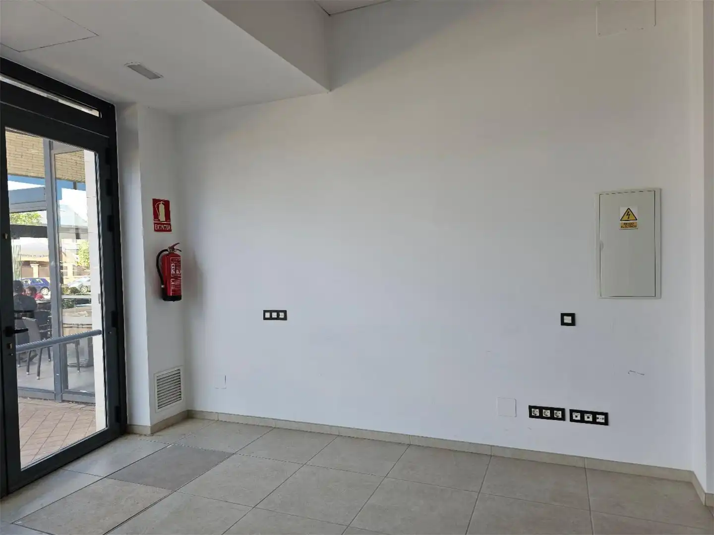 Geschaftsraum zur Miete in Avenida de España, 46, Primera Fase - Nuevo Tres Cantos Geschaftsraum zur Miete in Tres Cantos mit Klimaanlage