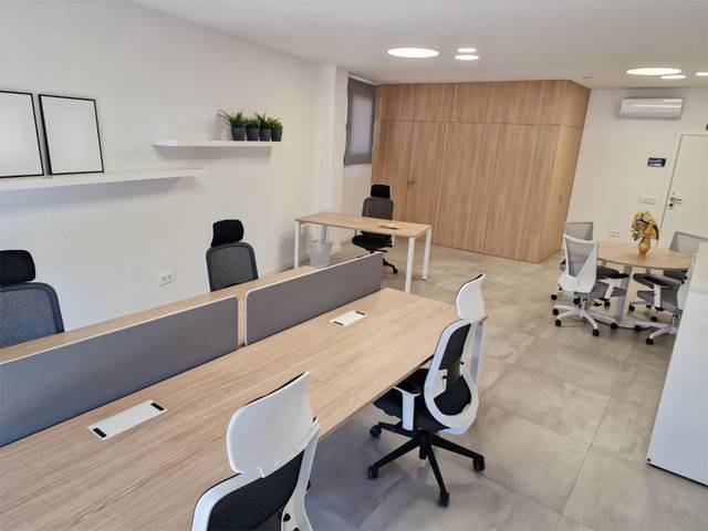 Oficina en Alquiler en Avenida de Naos, 38 en Valterra - Altavista