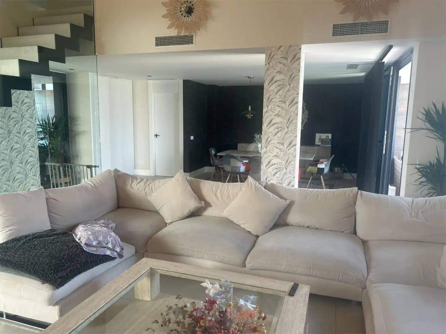 Houses for sale in Terreno Sector Sur 10, 103r, El Pastel Living room of Houses for sale in Boadilla del Monte with Air Conditioner, Terrace and Swimming Pool