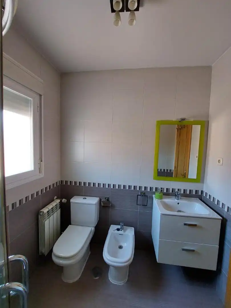 Casa o chalet en venta en Camino del Valle, Cebreros Baño de Casa o chalet en venta en Cebreros con Aire acondicionado, Calefacción y Jardín privado