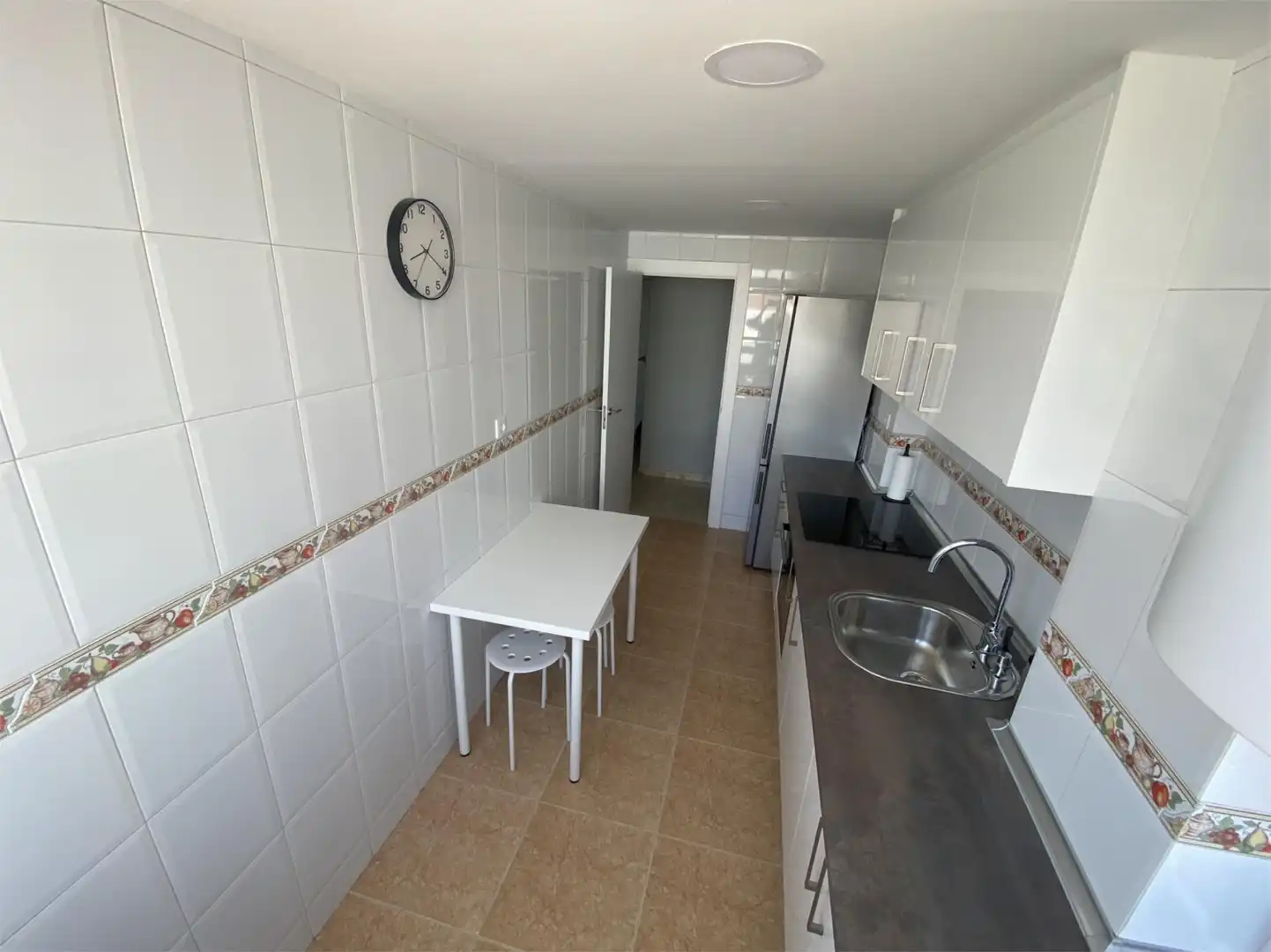 Habitació a Avenida de Madrid, 130, Barrio del Ave Cuina de Apartament per a compartir en Zaragoza amb Calefacció, Moblat i Forn