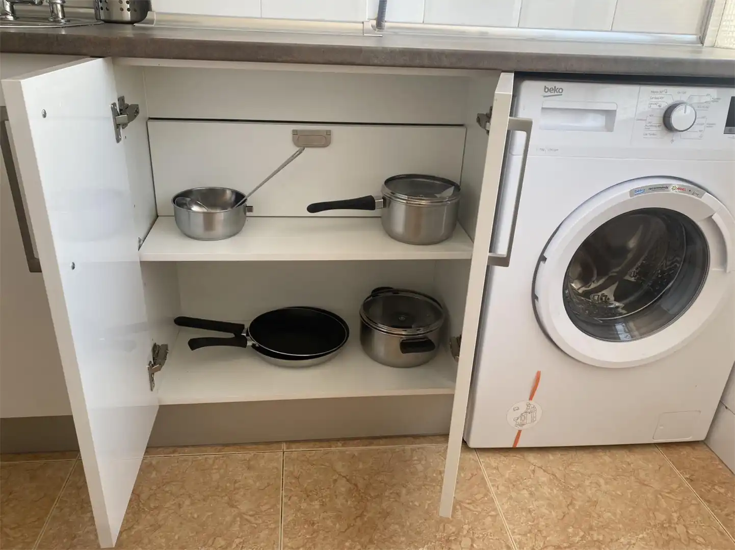 Habitació a Avenida de Madrid, 130, Barrio del Ave Cuina de Apartament per a compartir en Zaragoza amb Calefacció, Moblat i Forn