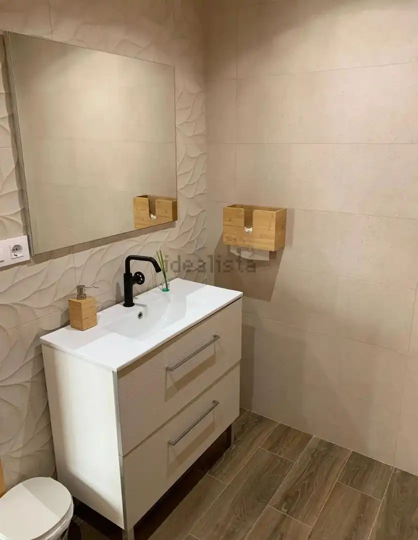 Büro zur Miete in Calle la Linea de la Concepcion, 204, Tarifa ciudad Badezimmer von Büro zur Miete in Tarifa