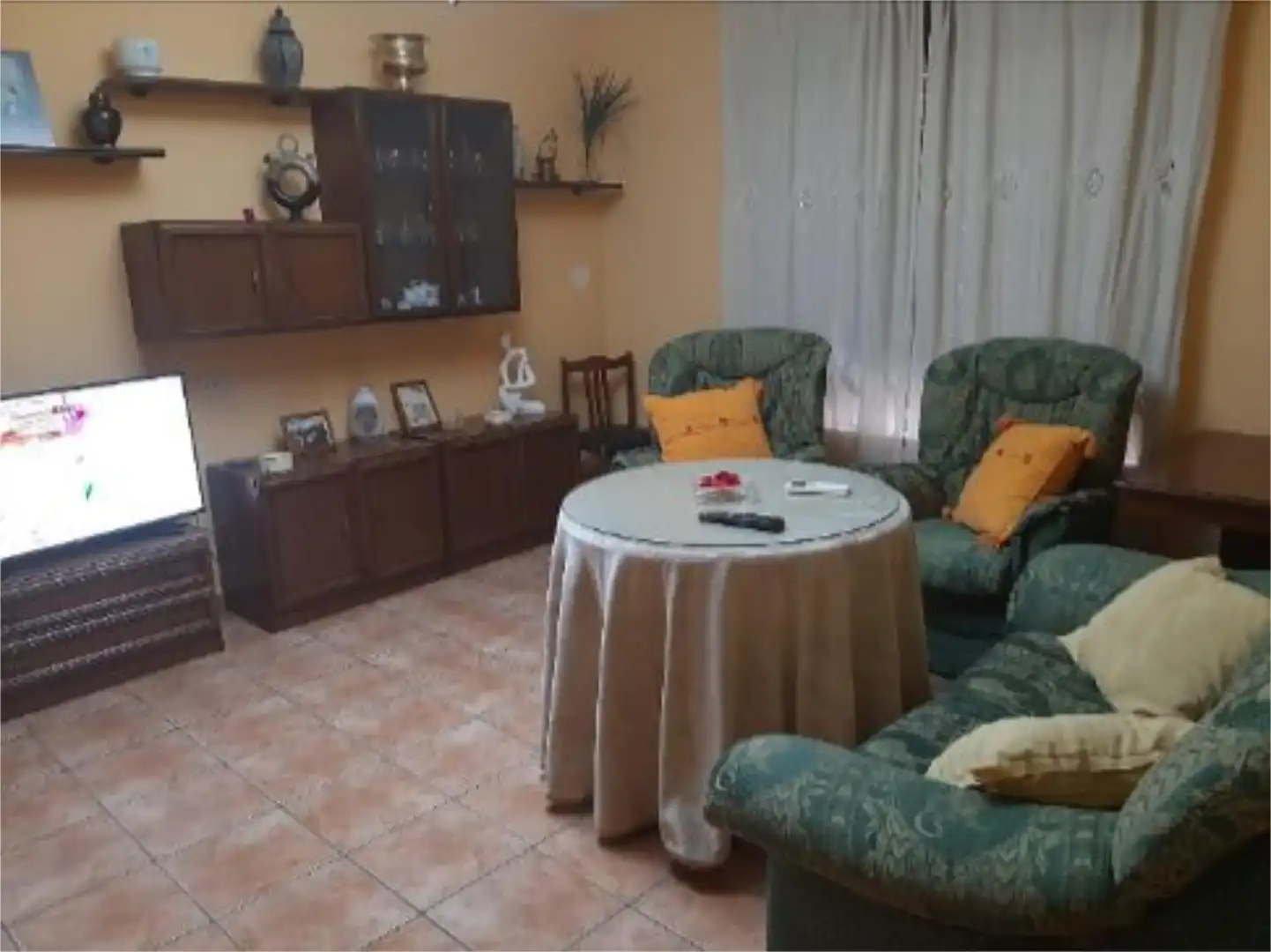 Piso de alquiler en Calle Virgen de la Soledad, 8, Priego de Córdoba Sala de estar de Piso de alquiler en Priego de Córdoba con Aire acondicionado, Terraza y Amueblado