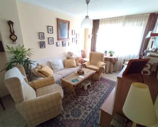 Living room of Flat for sale in Salamanca Capital  with Balcony