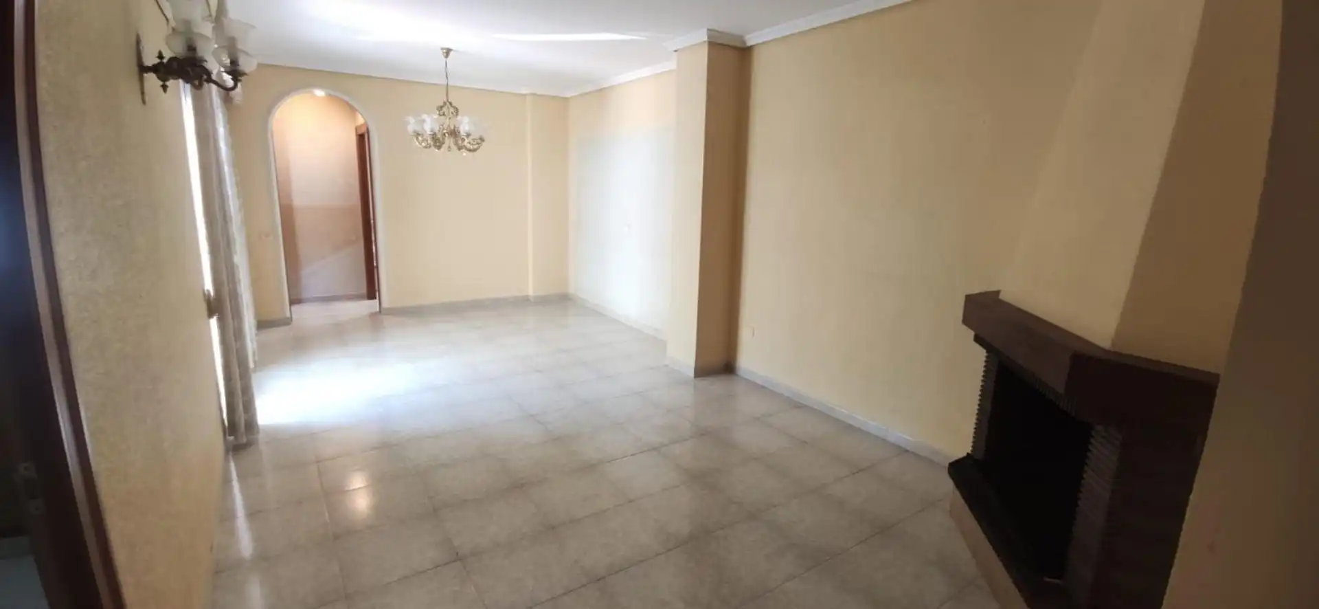 Casa adosada en venda a Carrer Mare de Déu Dels Dolors, 29, Casco Antiguo - Darremur Menjador de Casa adosada en venda en Almazora / Almassora amb Aire condicionat, Terrassa i Balcó