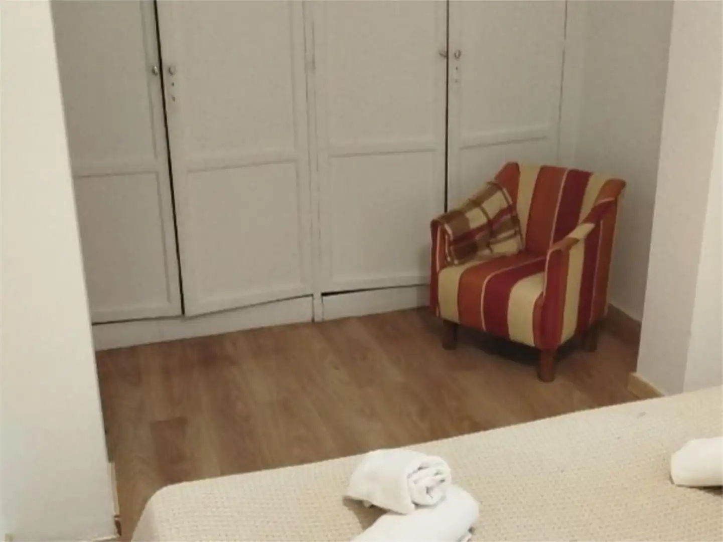 Habitación de Casa o chalet en venta en Sanlúcar la Mayor con Aire acondicionado, Calefacción y Jardín privado