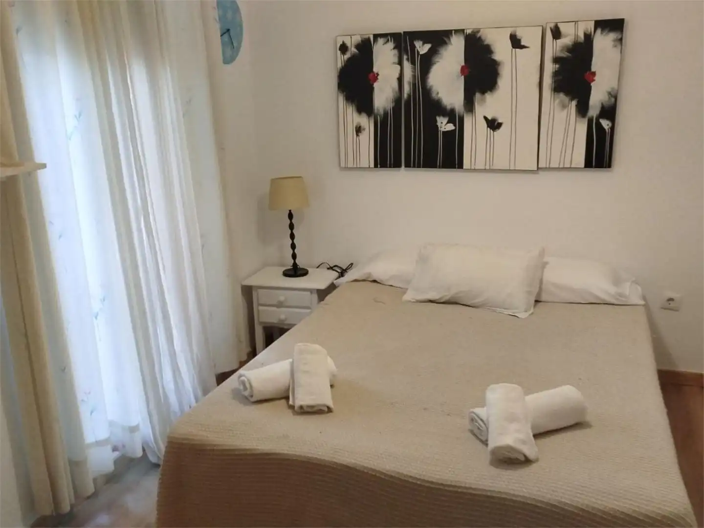 Habitación de Casa o chalet en venta en Sanlúcar la Mayor con Aire acondicionado, Calefacción y Jardín privado