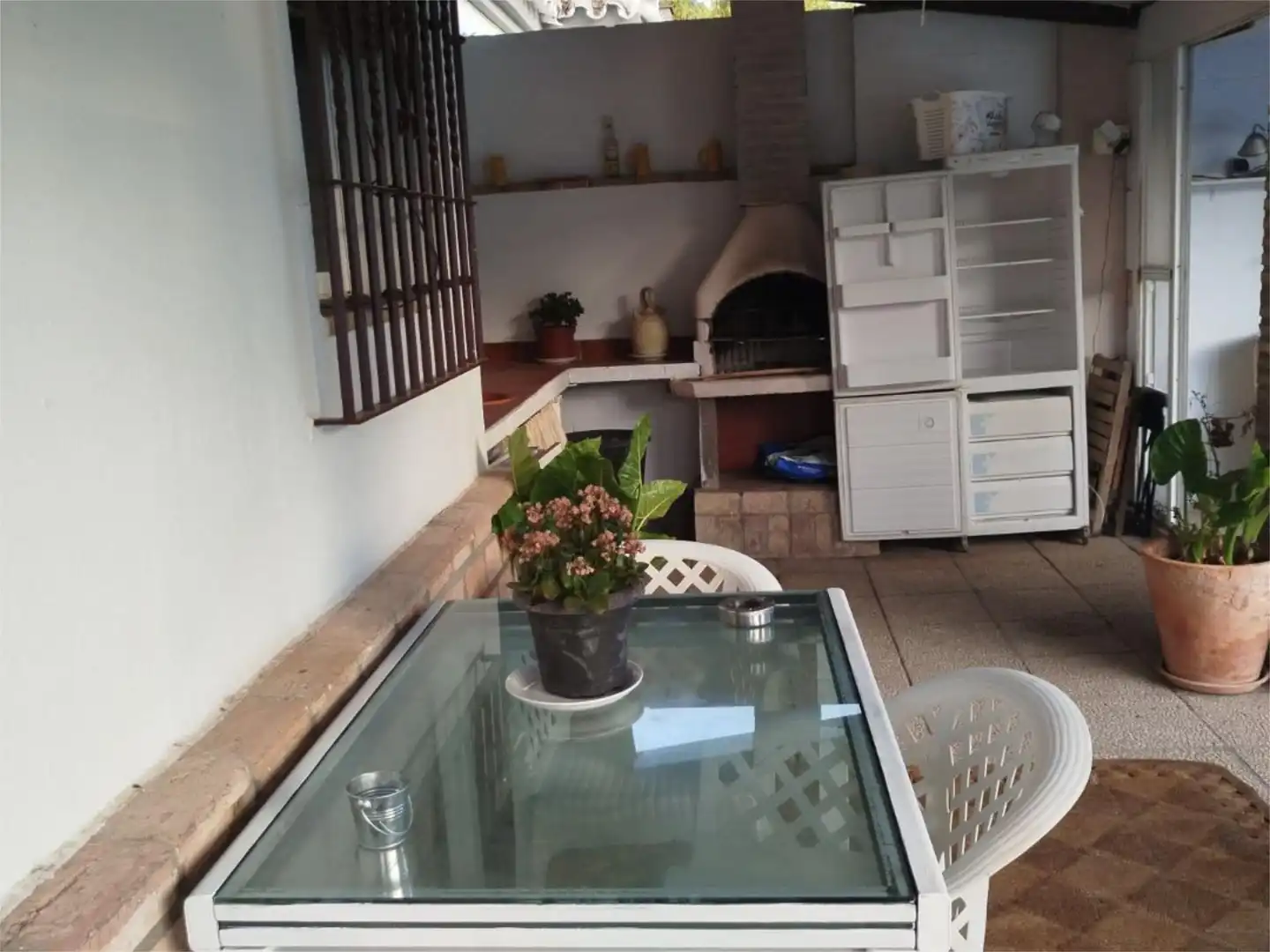Cocina de Casa o chalet en venta en Sanlúcar la Mayor con Aire acondicionado, Calefacción y Jardín privado