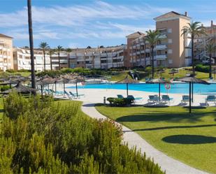 Vista exterior de Apartament de lloguer en Islantilla amb Piscina