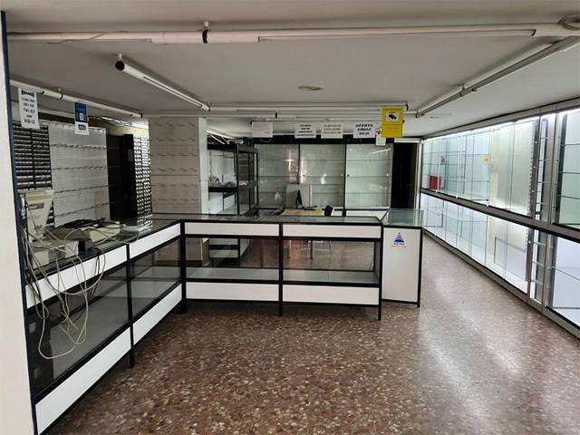Local comercial en Venta en Calle Ciudad de Santander, 8 en Asdrúbal - Bahía Blanca