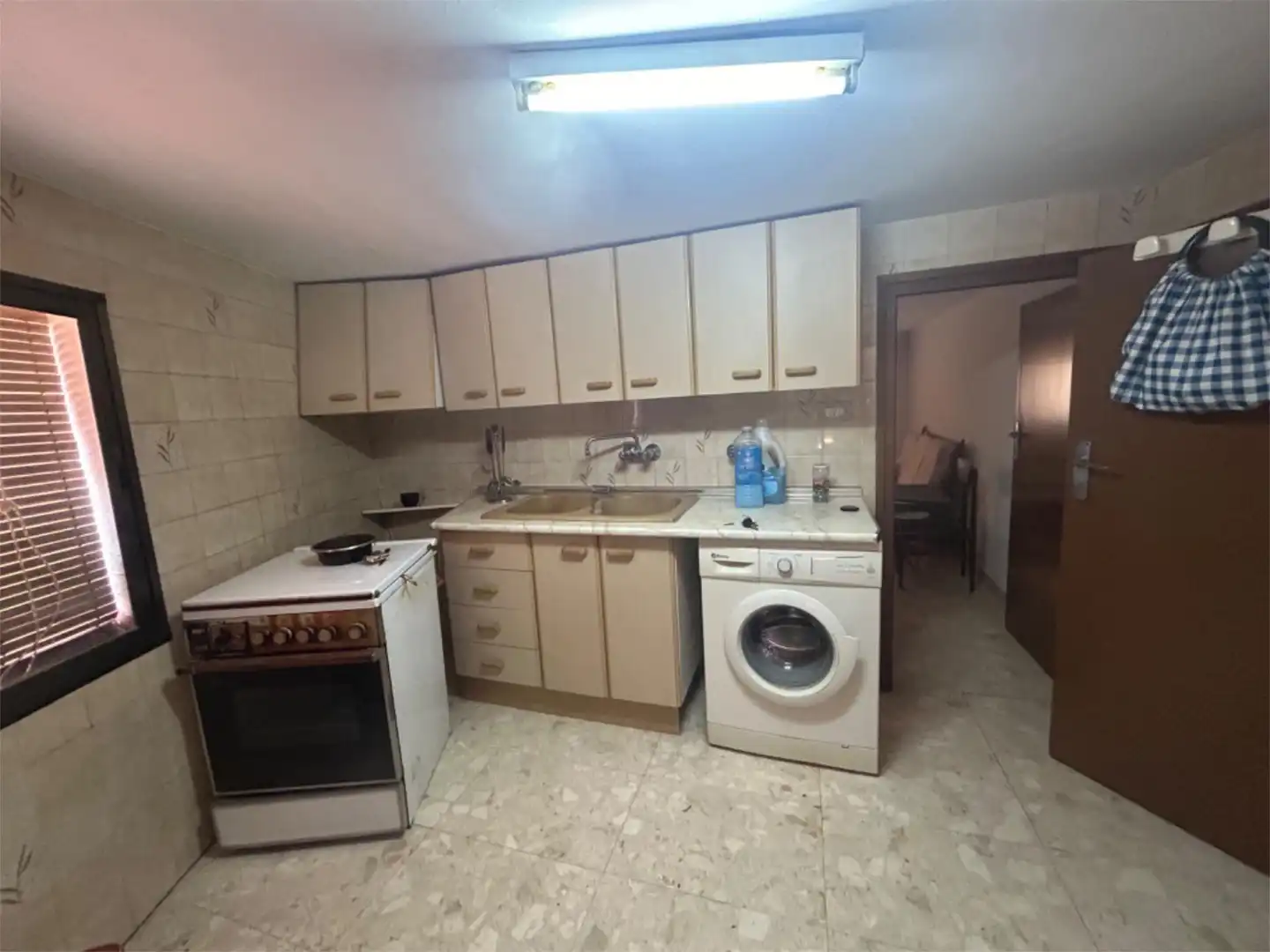 Casa adosada en venta en Calle Peñal, 7, Alloza Cocina de Casa adosada en venta en Alloza con Terraza y Amueblado