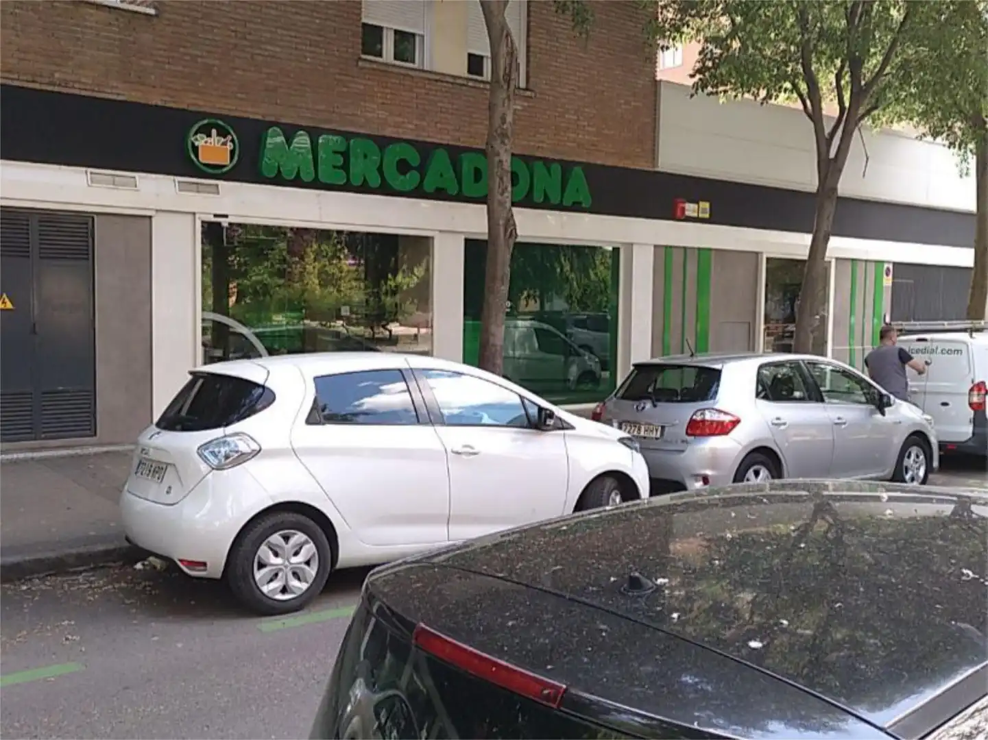 Flat for rent in Calle de los Mártires de la Ventilla, 40, Almenara -Ventilla Flat for rent in Madrid with Air Conditioner, Heating and Parquet flooring