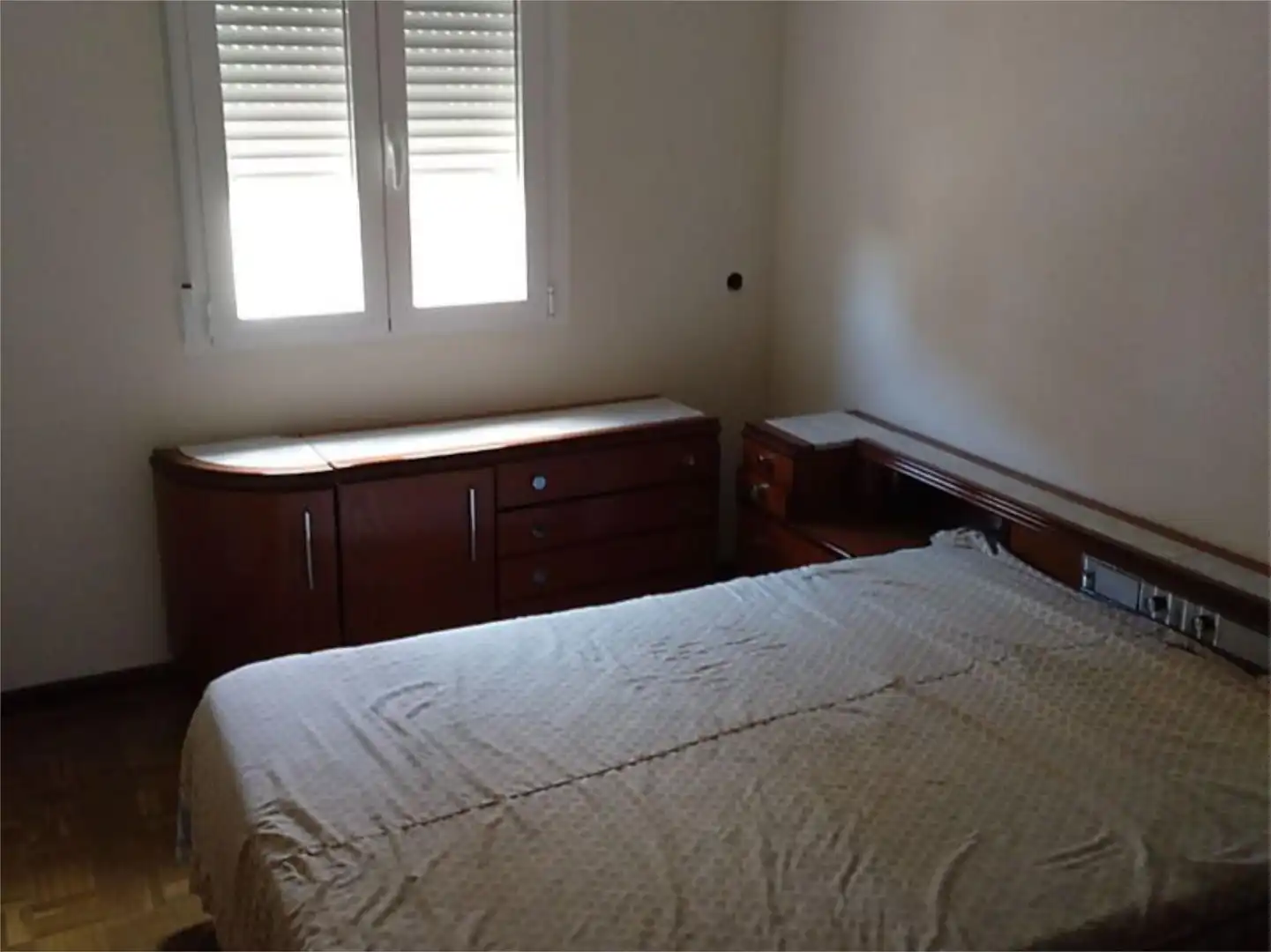 Flat for rent in Calle de los Mártires de la Ventilla, 40, Almenara -Ventilla Bedroom of Flat for rent in Madrid with Air Conditioner, Heating and Parquet flooring
