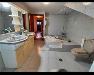 Bathroom of House or chalet for sale in Vilagarcía de Arousa  with Terrace and Swimming Pool