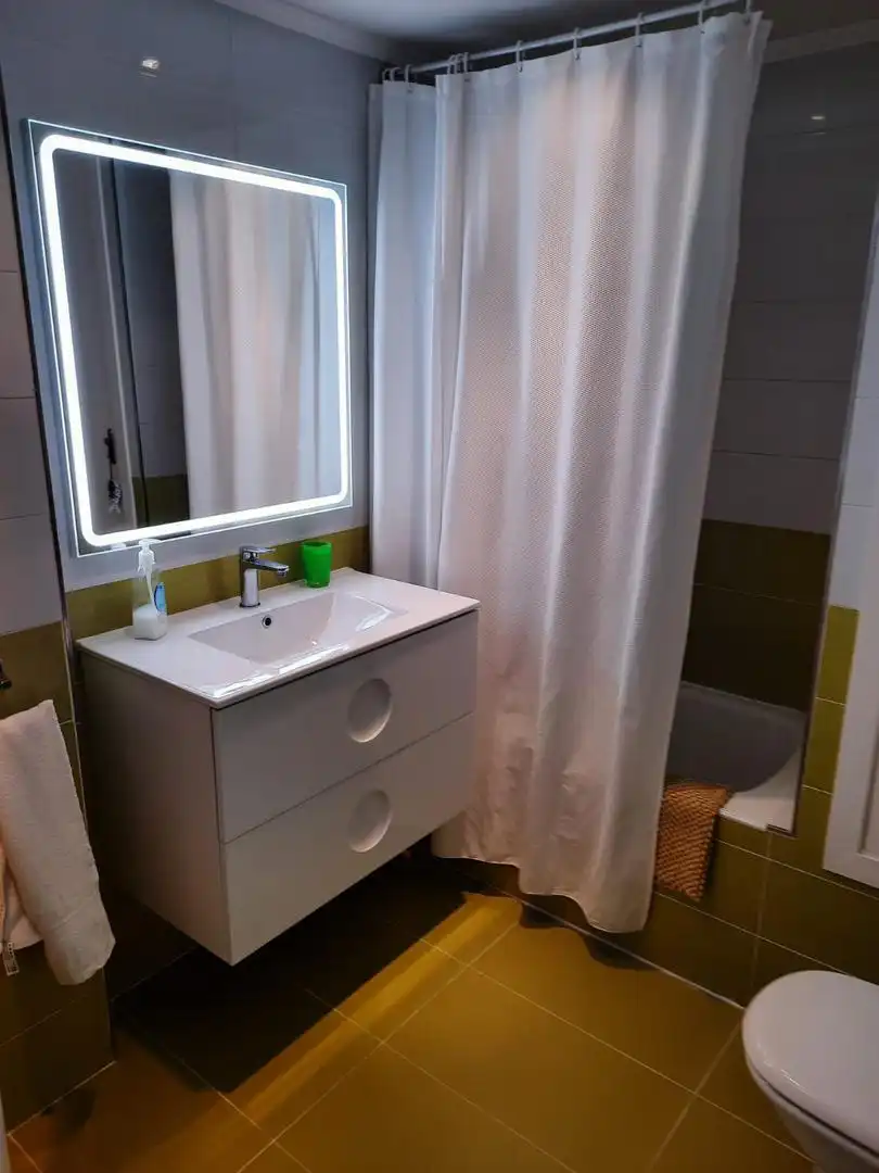 Baño de Piso de alquiler en Moraira con Calefacción, Lavadora y Microondas