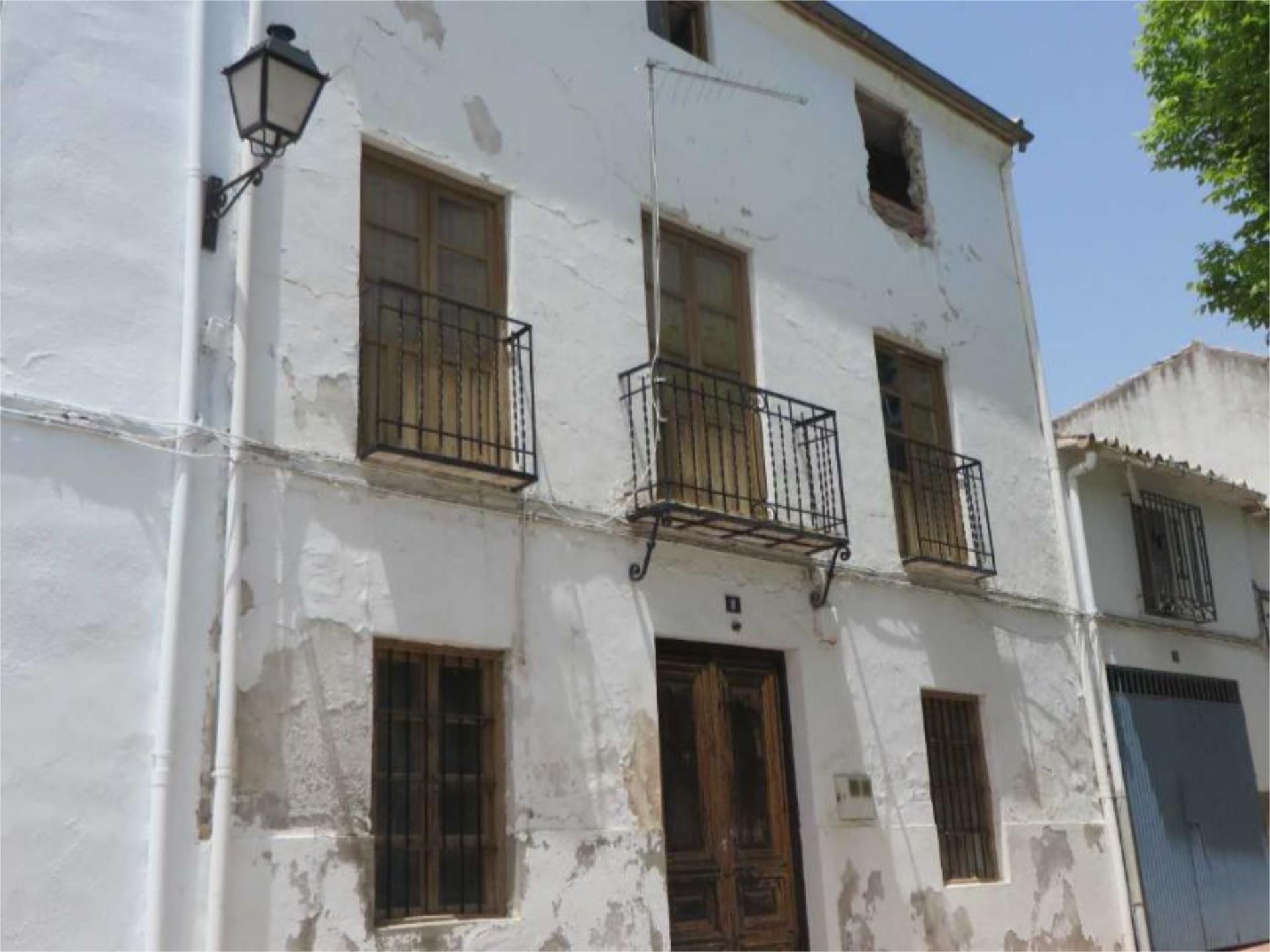 Vista exterior de Casa adosada en venda en Cárcheles amb Balcó
