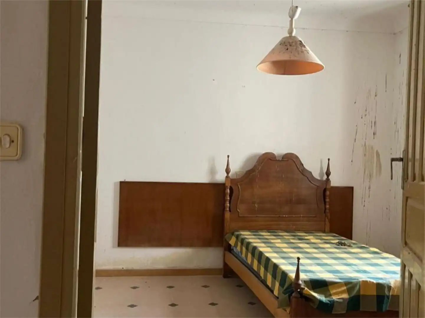 Casa adosada en venta en Plaza la Constitucion, 4, Cárcheles Habitación de Casa adosada en venta en Cárcheles con Calefacción y Balcón