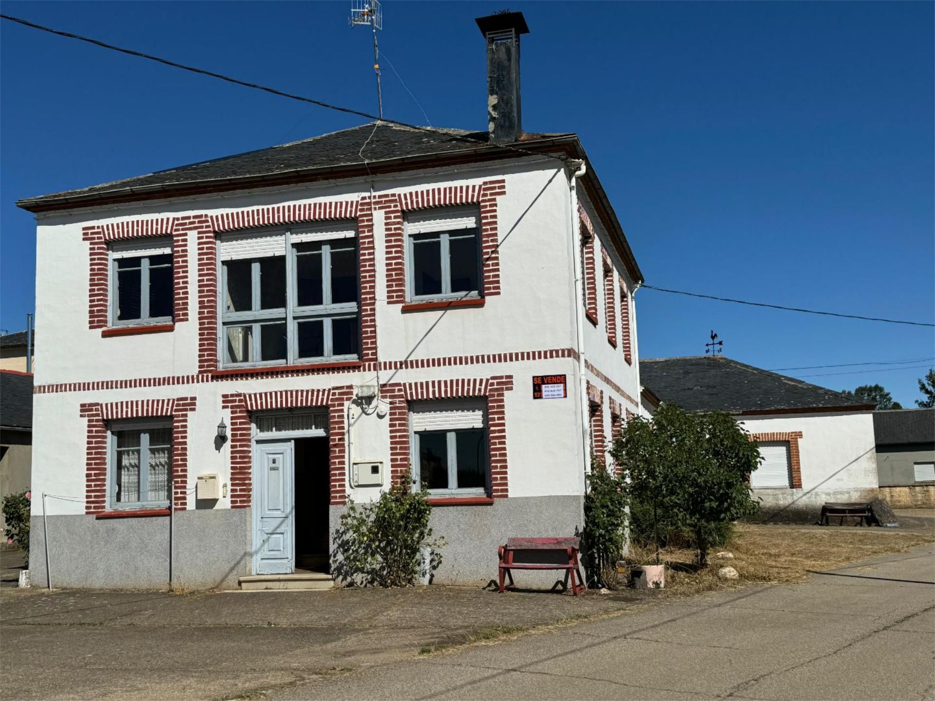 Exterior view of Country house for sale in Quintana del Castillo