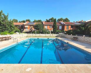 Piscina de Casa o xalet en venda en Alcalá de Henares amb Aire condicionat, Terrassa i Piscina