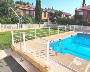 Swimming pool of Single-family semi-detached for sale in Alcalá de Henares  with Air Conditioner, Terrace and Swimming Pool