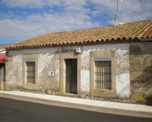 Exterior view of Single-family semi-detached for sale in Villar de Peralonso  with Furnished