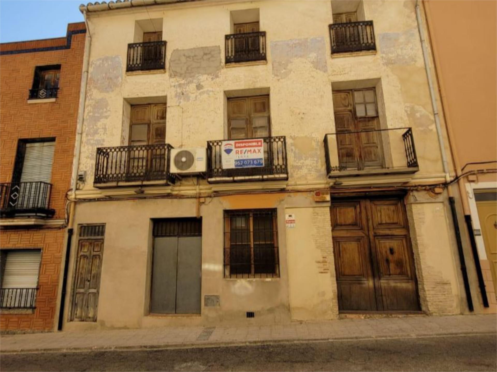 Vista exterior de Casa adosada en venda en La Font de la Figuera